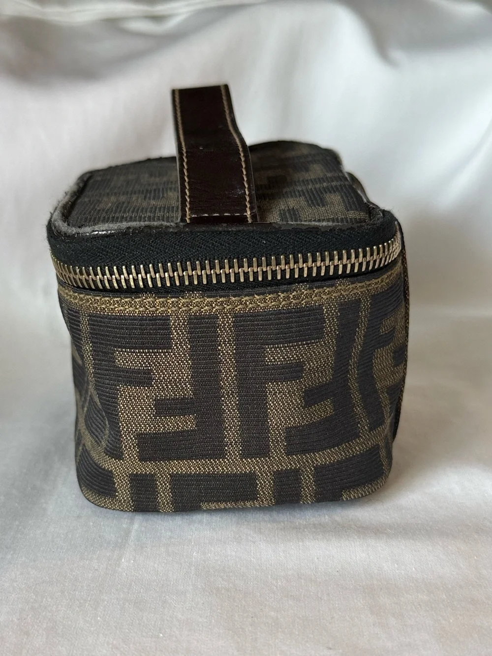Fendi Zucca Train Case Vanity Pouch Brown Canvas Leather Mini - Picture 2 of 9